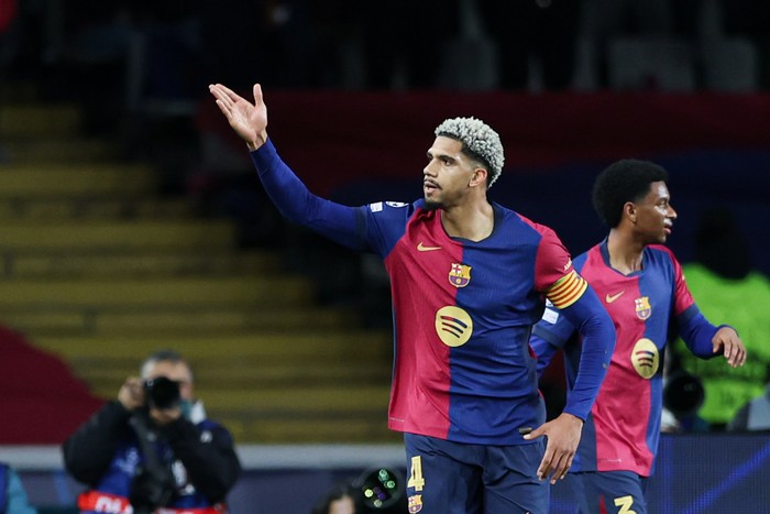 Luis Suarez Dukung Araujo Pindah ke Liverpool