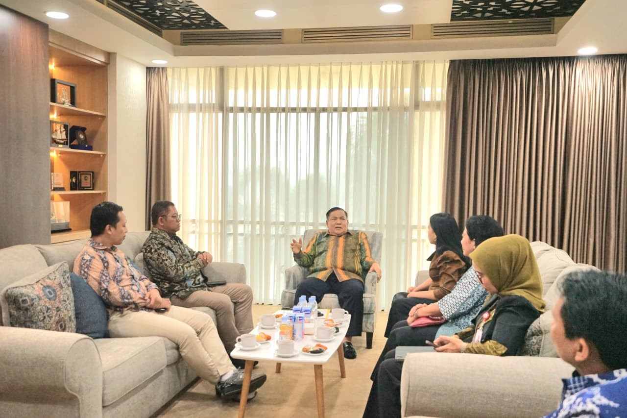 Direktur Keuangan Jasa Raharja Silaturahmi ke Gubernur Riau, Bahas Peningkatan Penerimaan dan Perlindungan Korban Kecelakaan Lalu Lintas